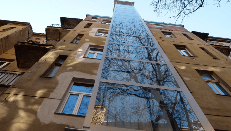 Přístavba výtahů do stávajících budov